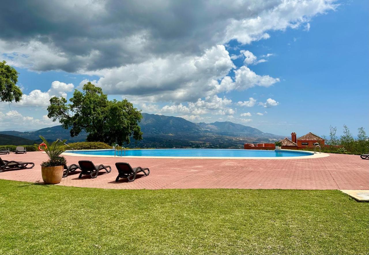 Bright Apartment In The Hills Of Elviria Malaga Ngoại thất bức ảnh