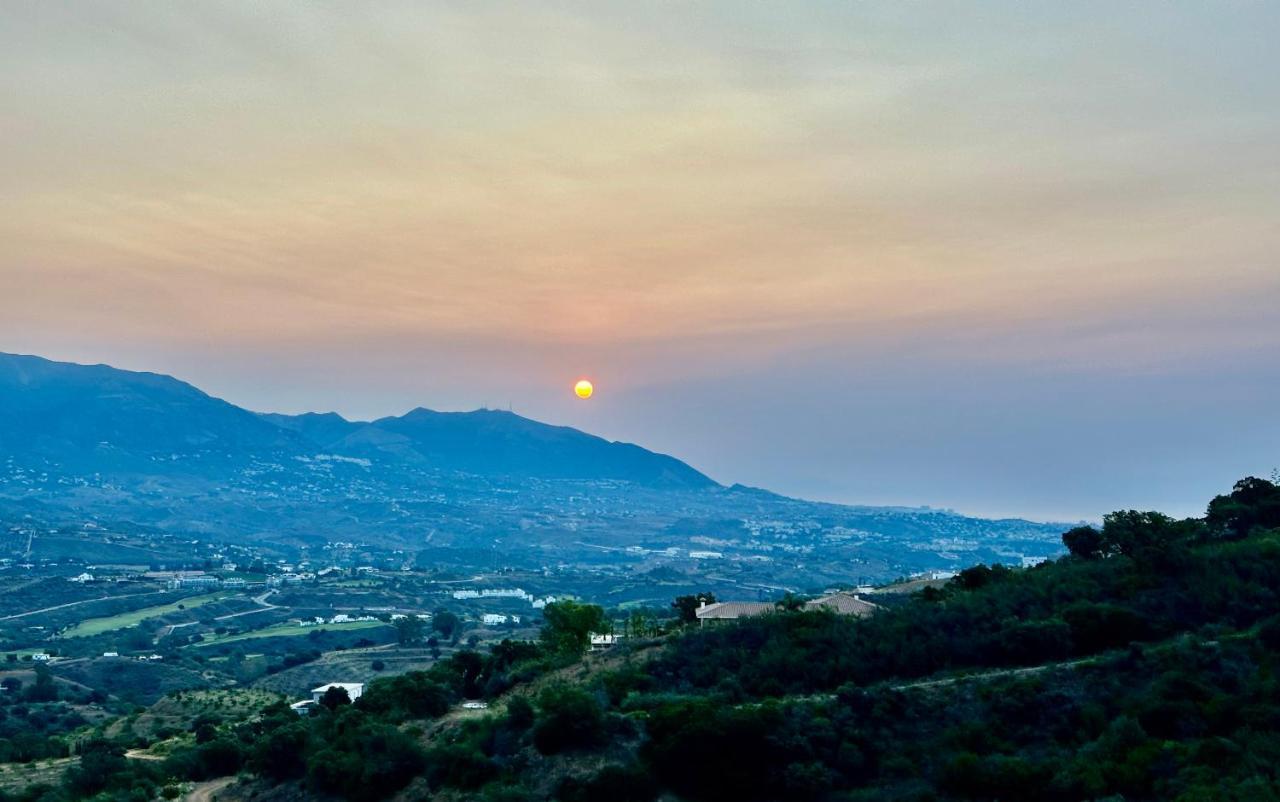 Bright Apartment In The Hills Of Elviria Malaga Ngoại thất bức ảnh